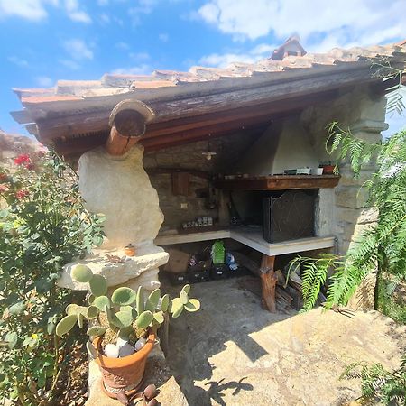 Casa Di Pietra Villa Usellus ภายนอก รูปภาพ