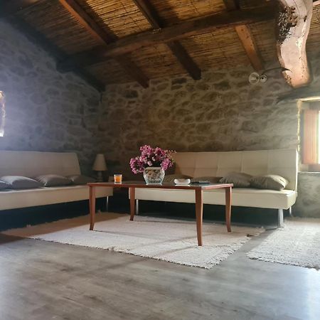 Casa Di Pietra Villa Usellus ภายนอก รูปภาพ