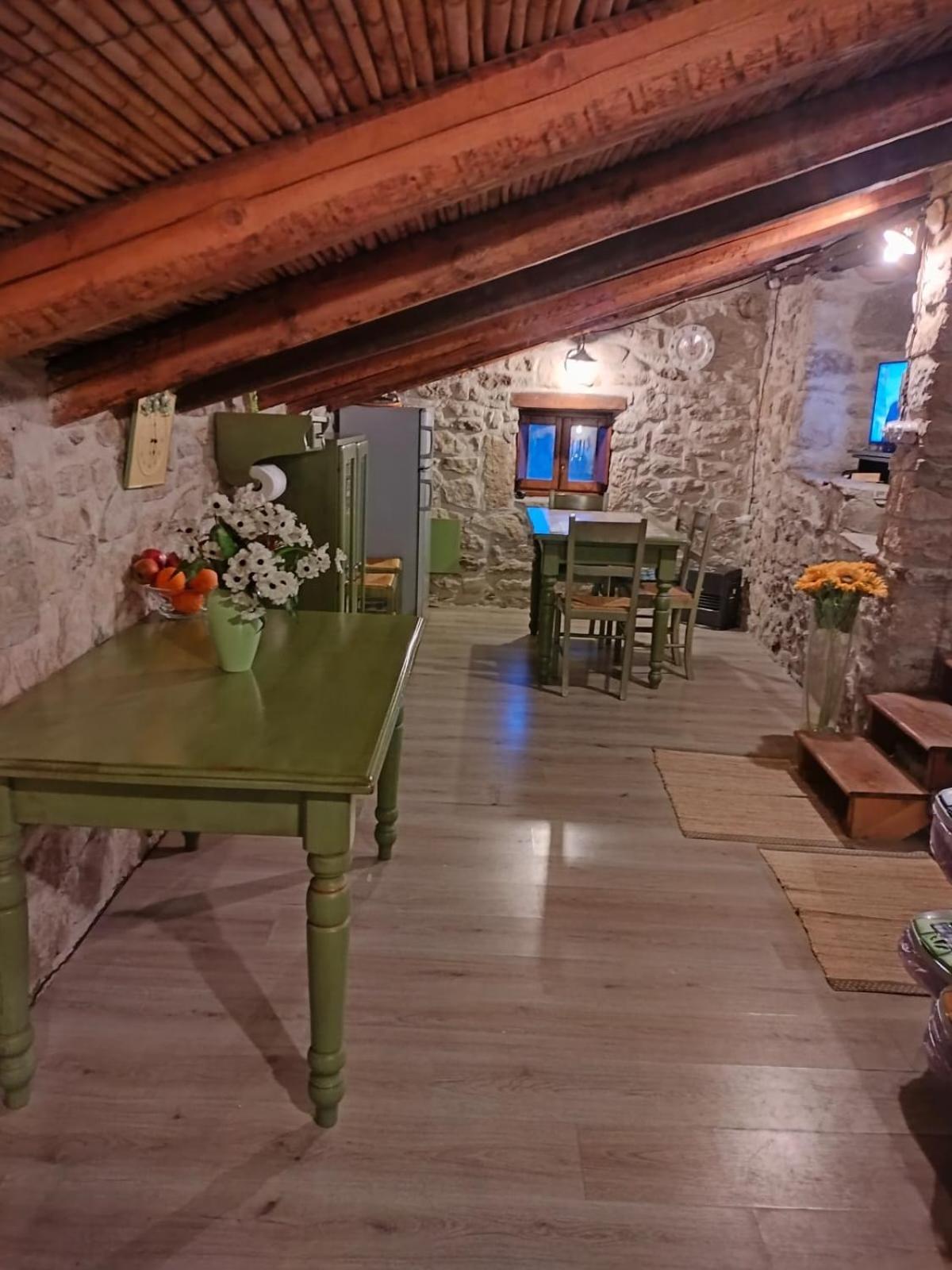 Casa Di Pietra Villa Usellus ภายนอก รูปภาพ