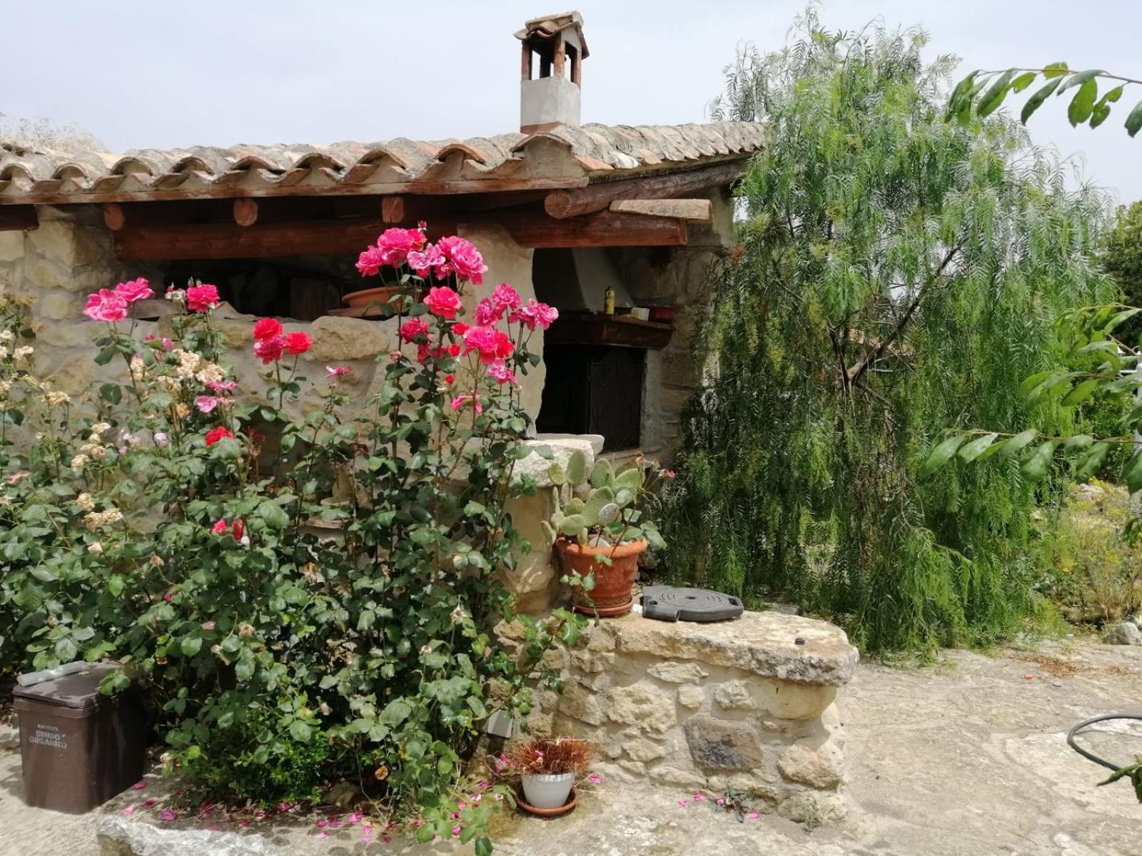 Casa Di Pietra Villa Usellus ภายนอก รูปภาพ