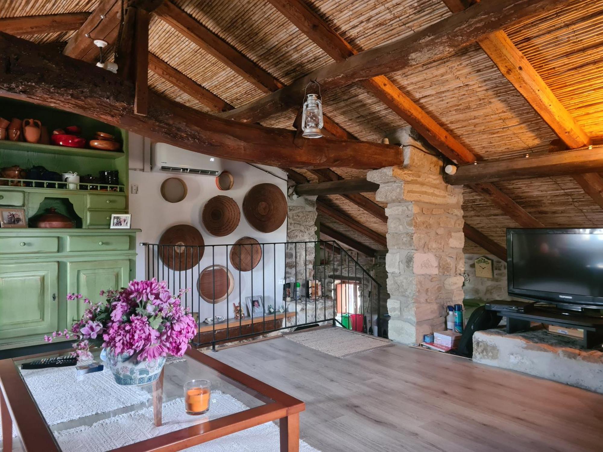 Casa Di Pietra Villa Usellus ภายนอก รูปภาพ