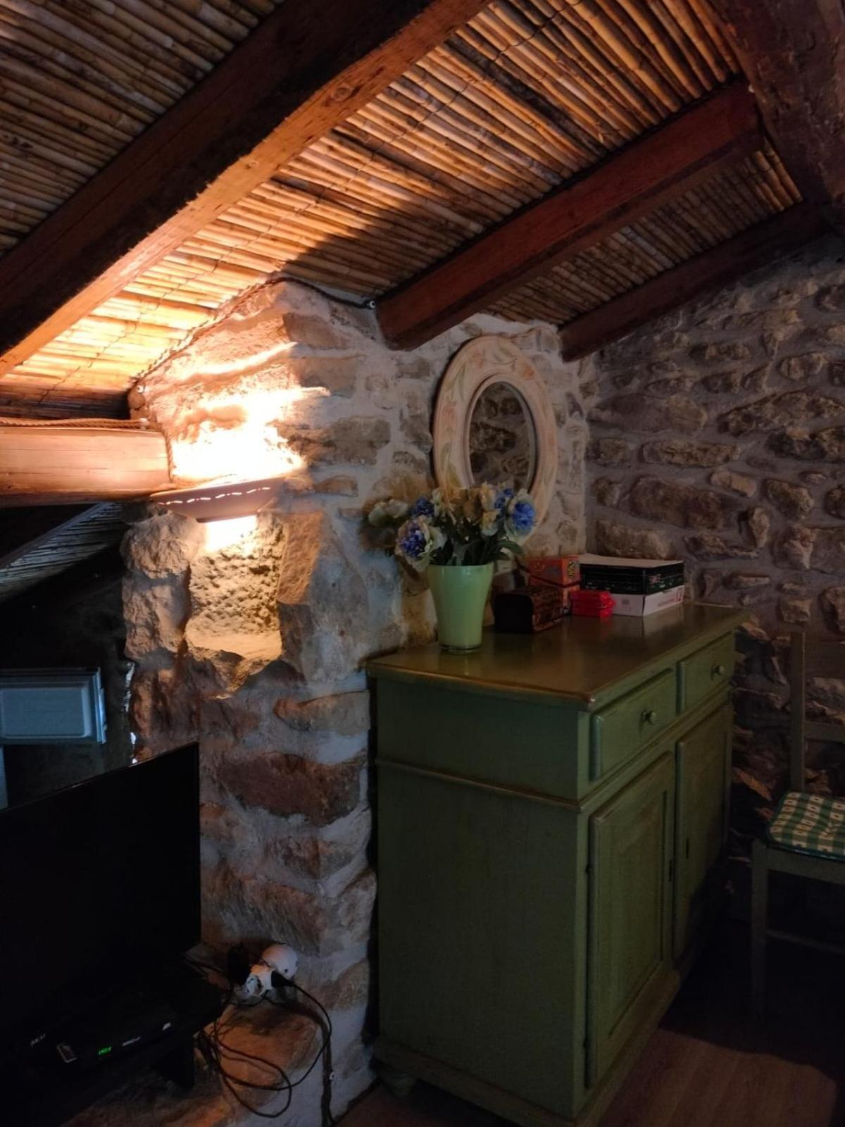 Casa Di Pietra Villa Usellus ภายนอก รูปภาพ