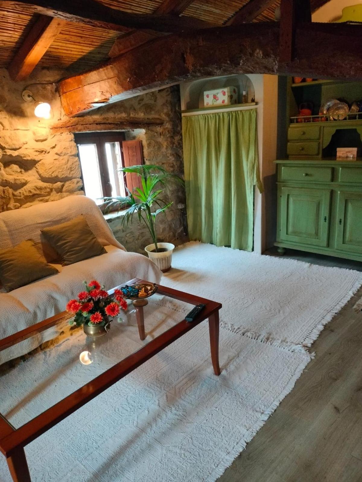 Casa Di Pietra Villa Usellus ภายนอก รูปภาพ