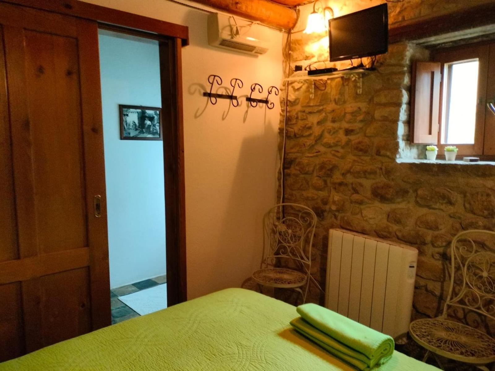 Casa Di Pietra Villa Usellus ภายนอก รูปภาพ
