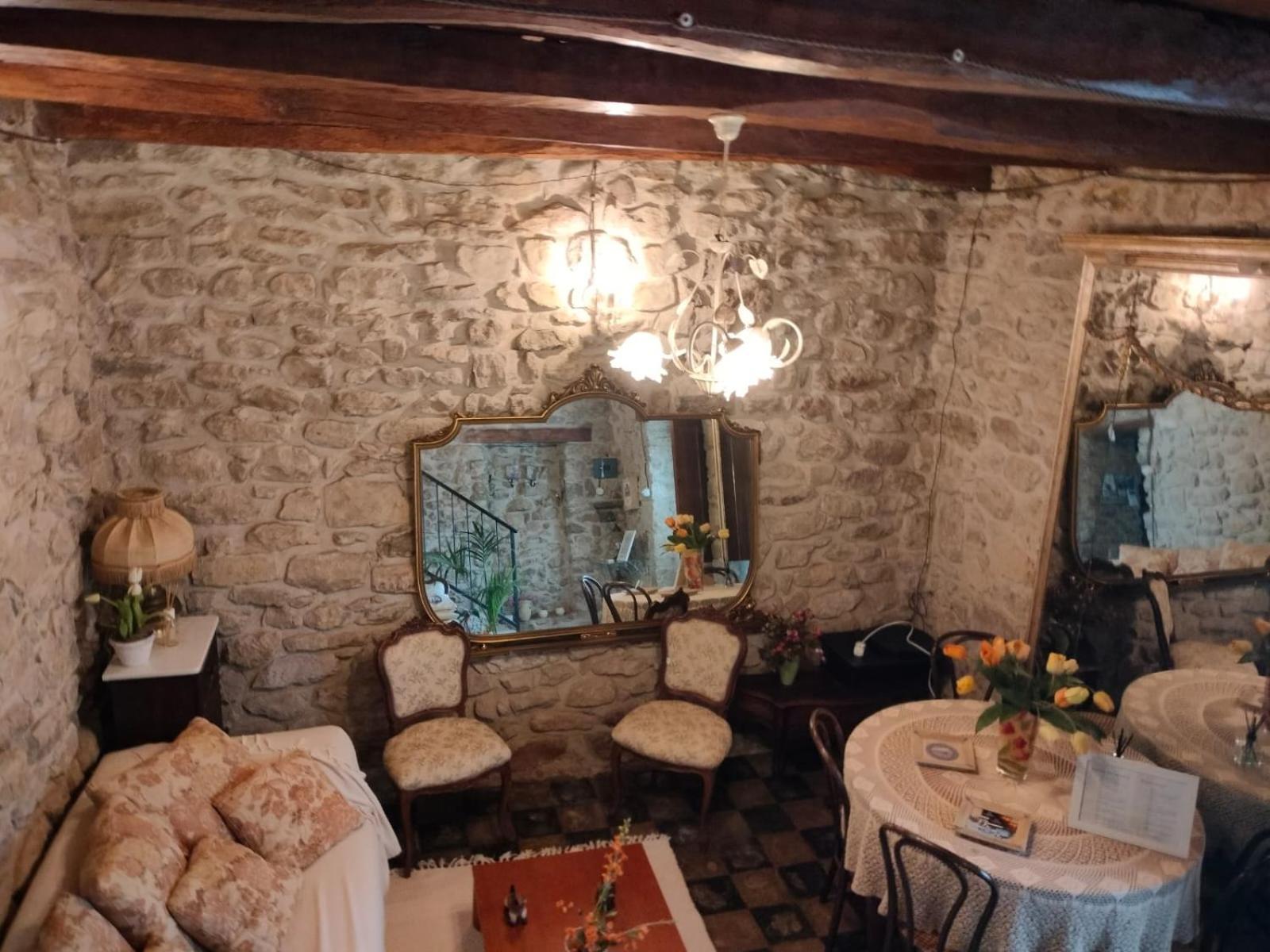 Casa Di Pietra Villa Usellus ภายนอก รูปภาพ